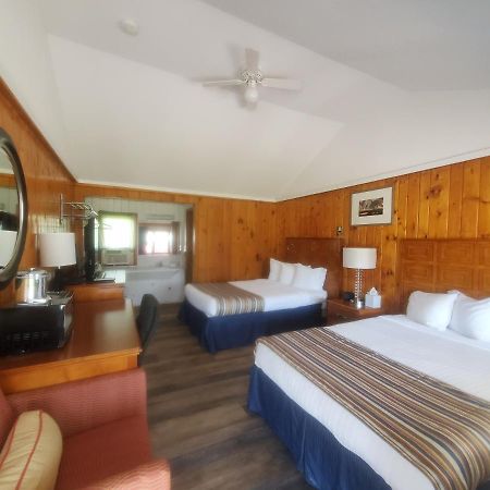 Bayview Lakefront Inn Saint Ignace Kültér fotó